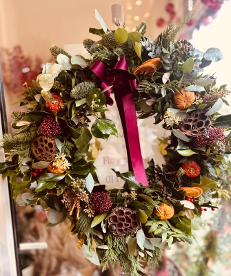 Traditional fresh door wreath